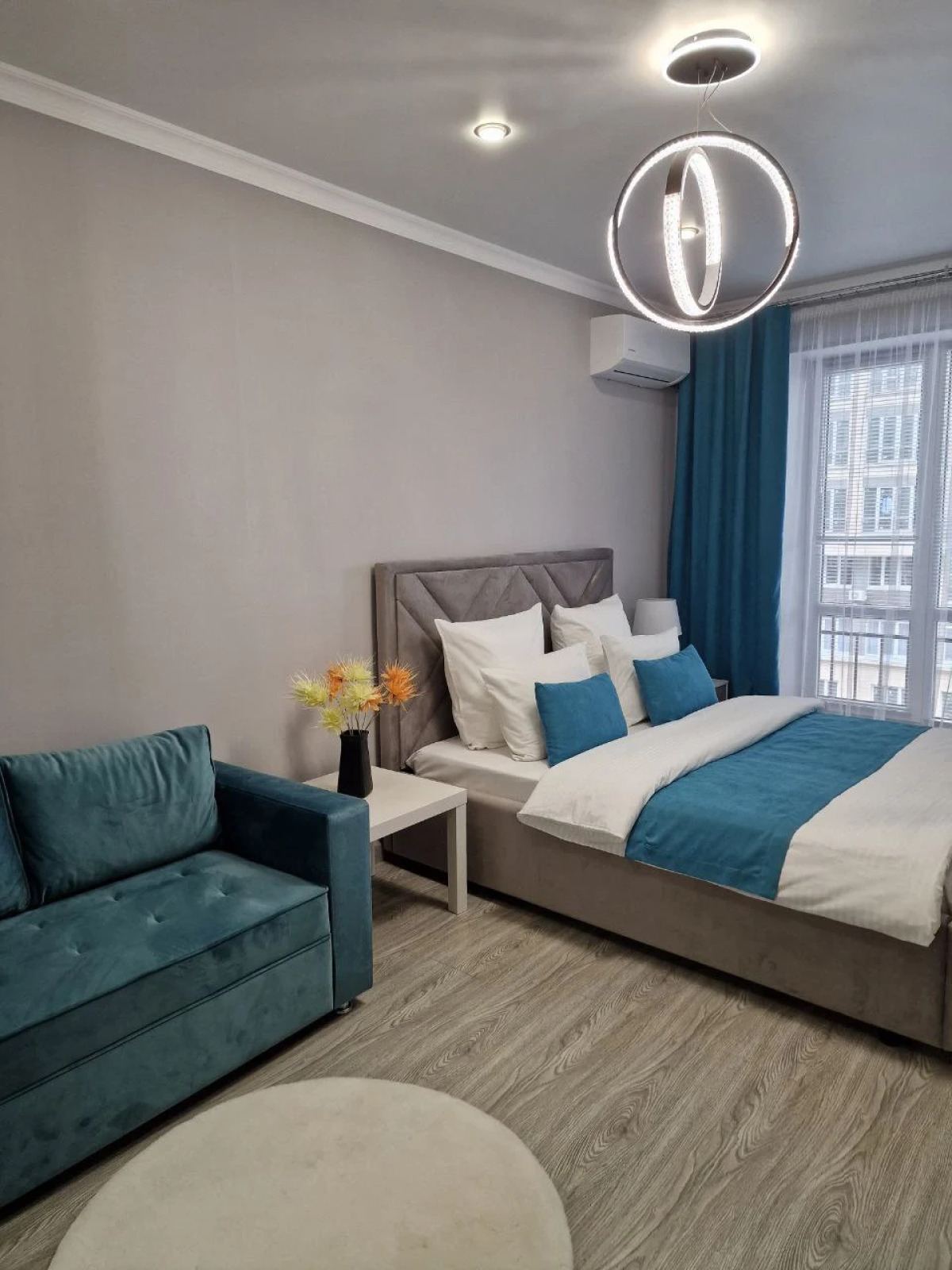 Квартира Flatirini в Новом ЖК с Панорамными Окнами