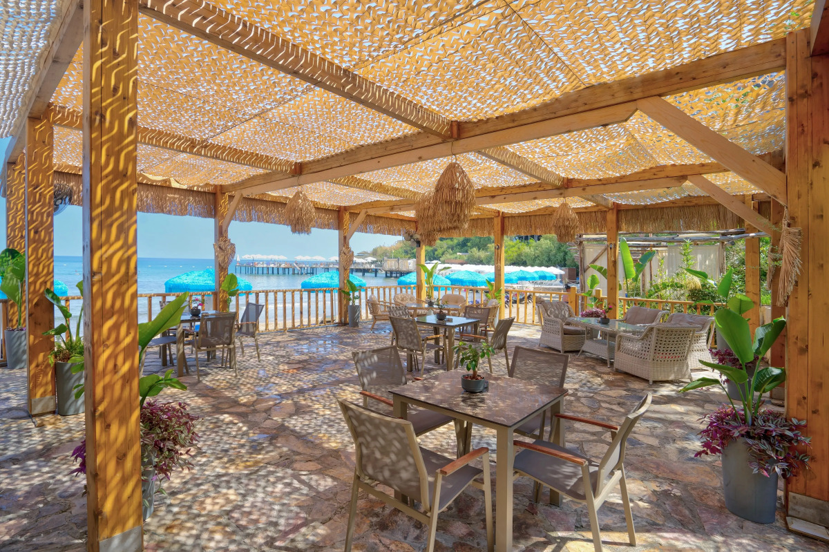 Отель Merit Crystal Cove Casino & SPA