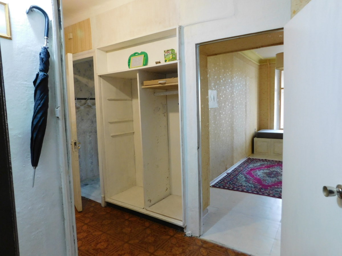 Бунгало Необустроенная Комната Творческого Человека в Трехкомнатной обычной квартир