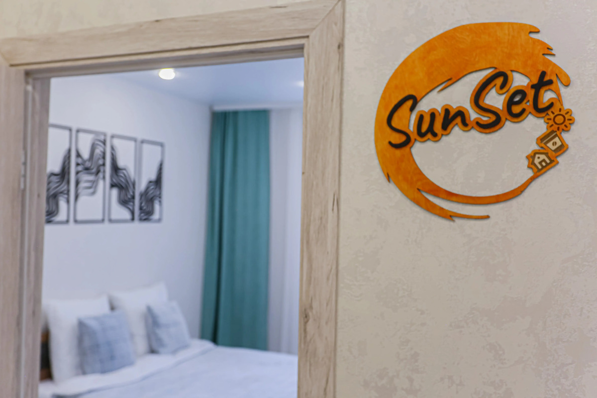 Апартаменты SunSet Академика Чазова