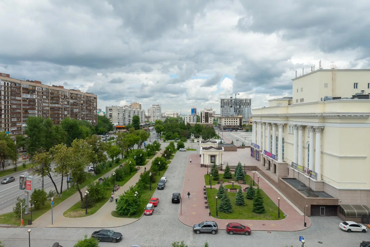 Апартаменты Сирень на главной улице с видом на Драмтеатр