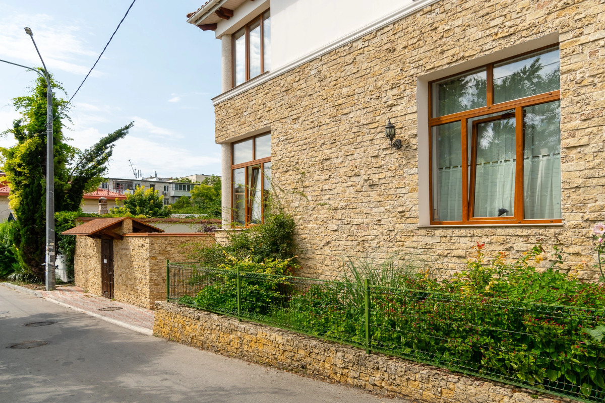 Отель Рахиль