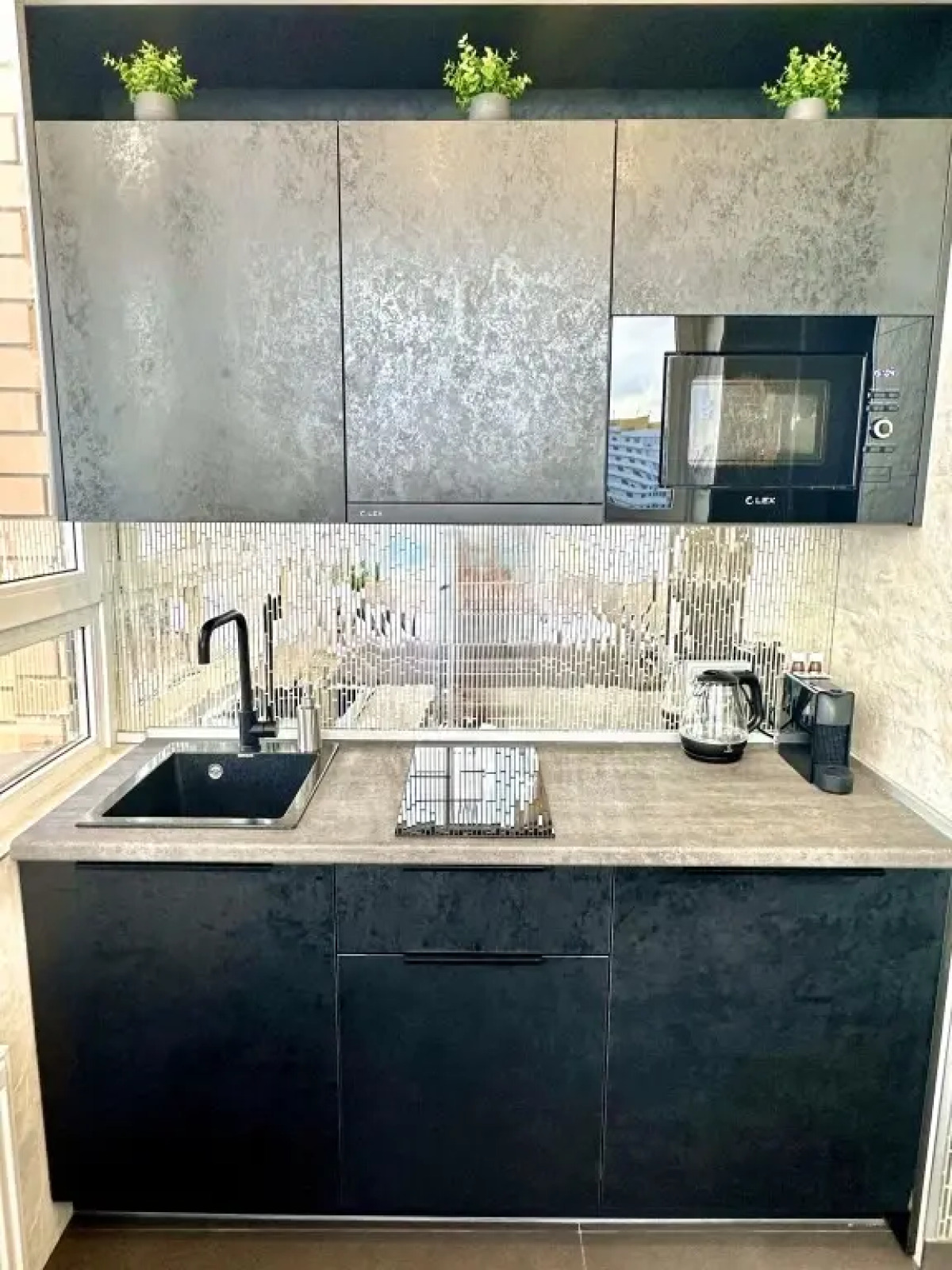 Апартаменты Лофт Apart Energy с Джакузи и Видом на Озеро