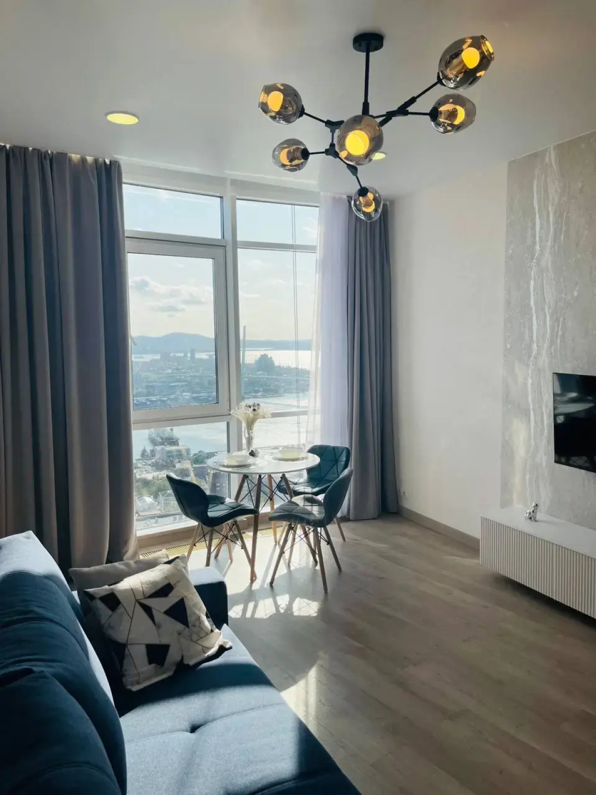 Апартаменты Светлая Квартира с Видом на Бухту Золотой Рог во Владивостоке