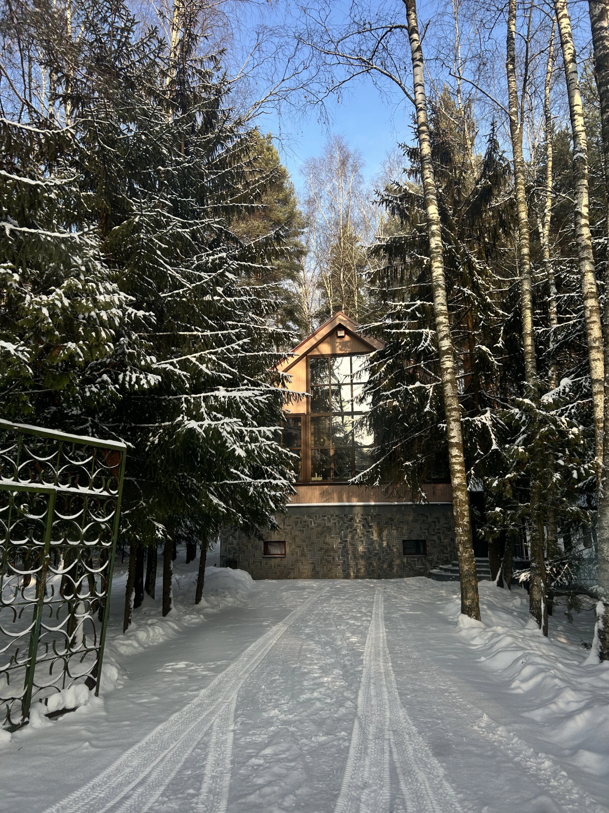 Бисерово Клуб