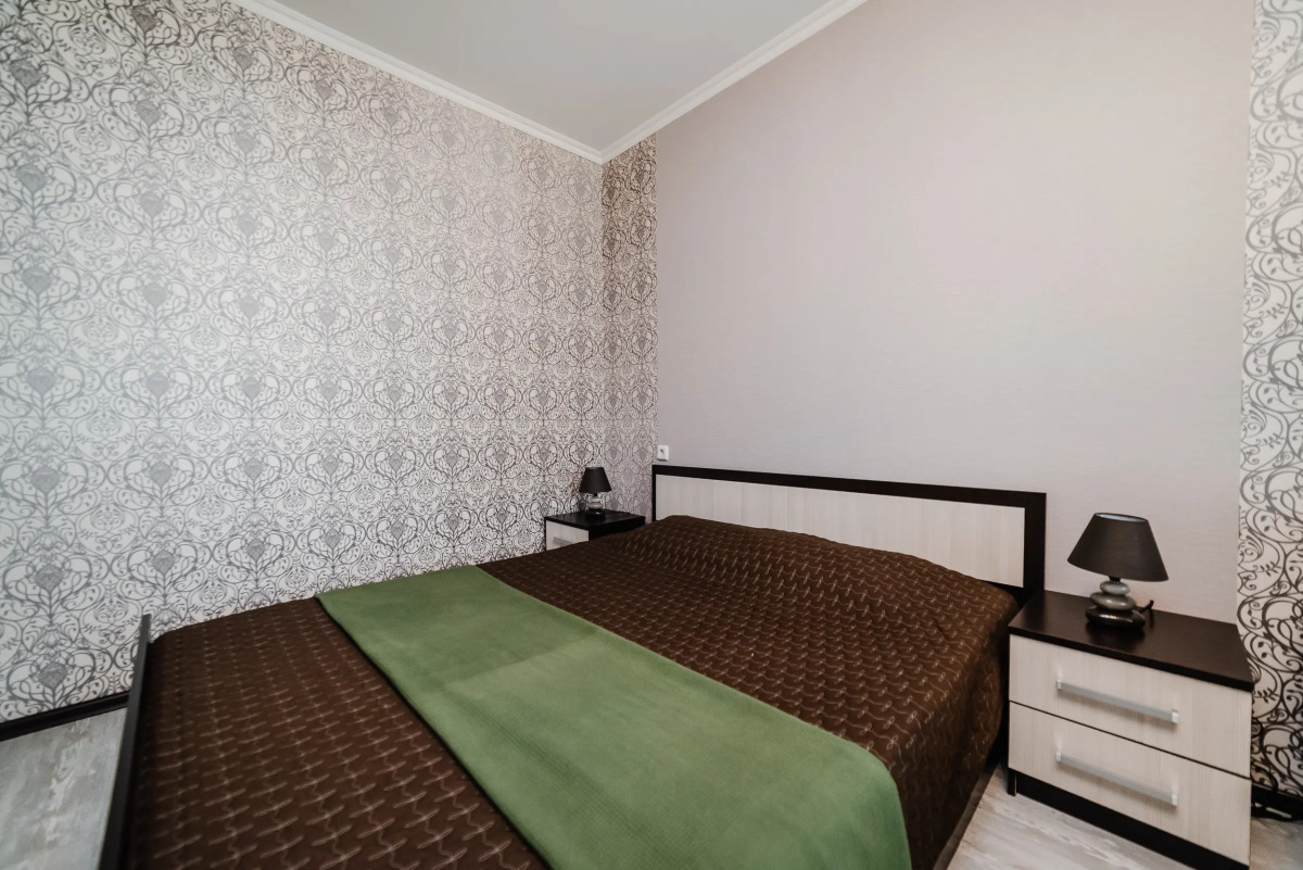 Апартаменты у метро с видом на писательский городок