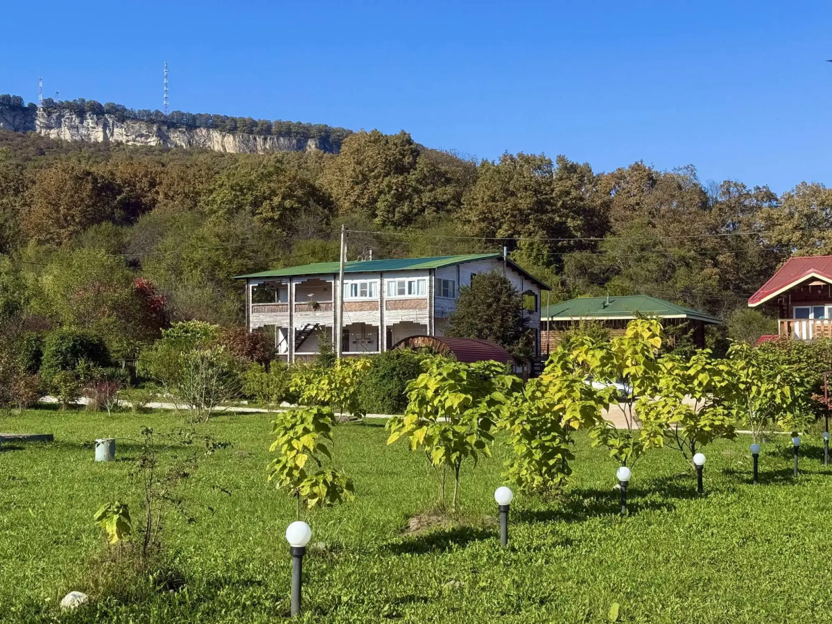 Thach from Travel Hotels Entourage