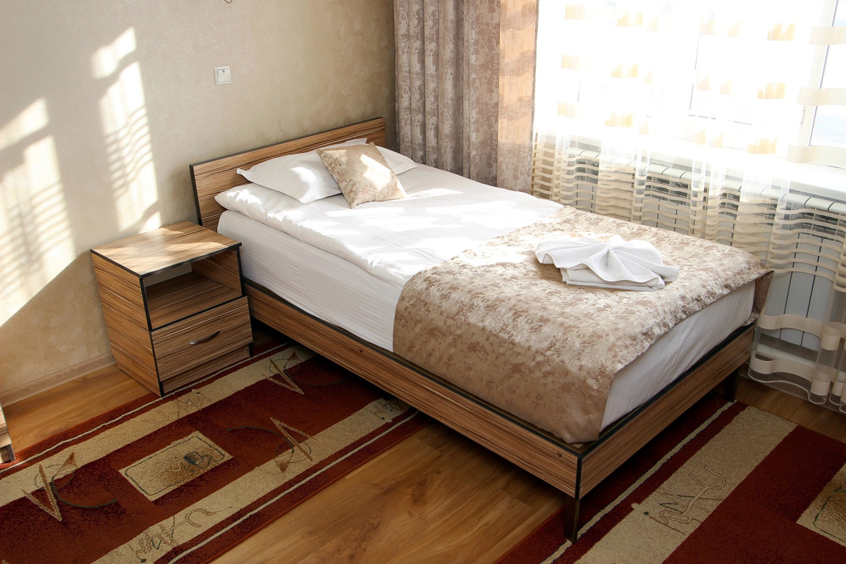 Отель Маданур