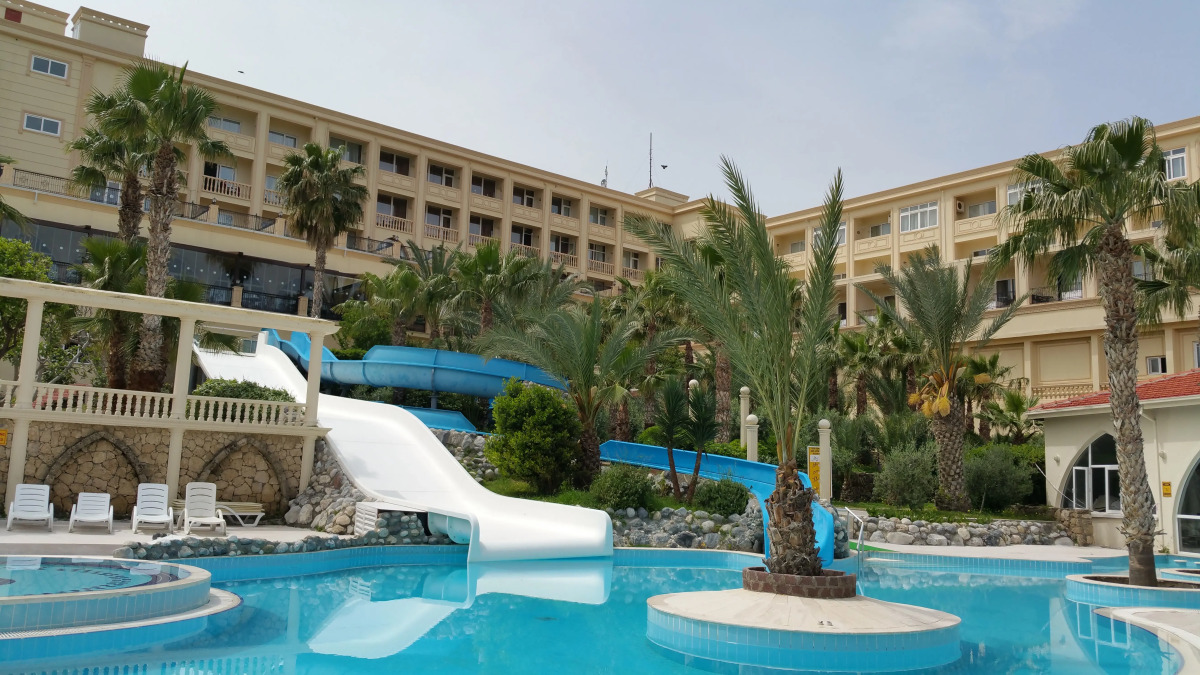 Отель Oscar Resort