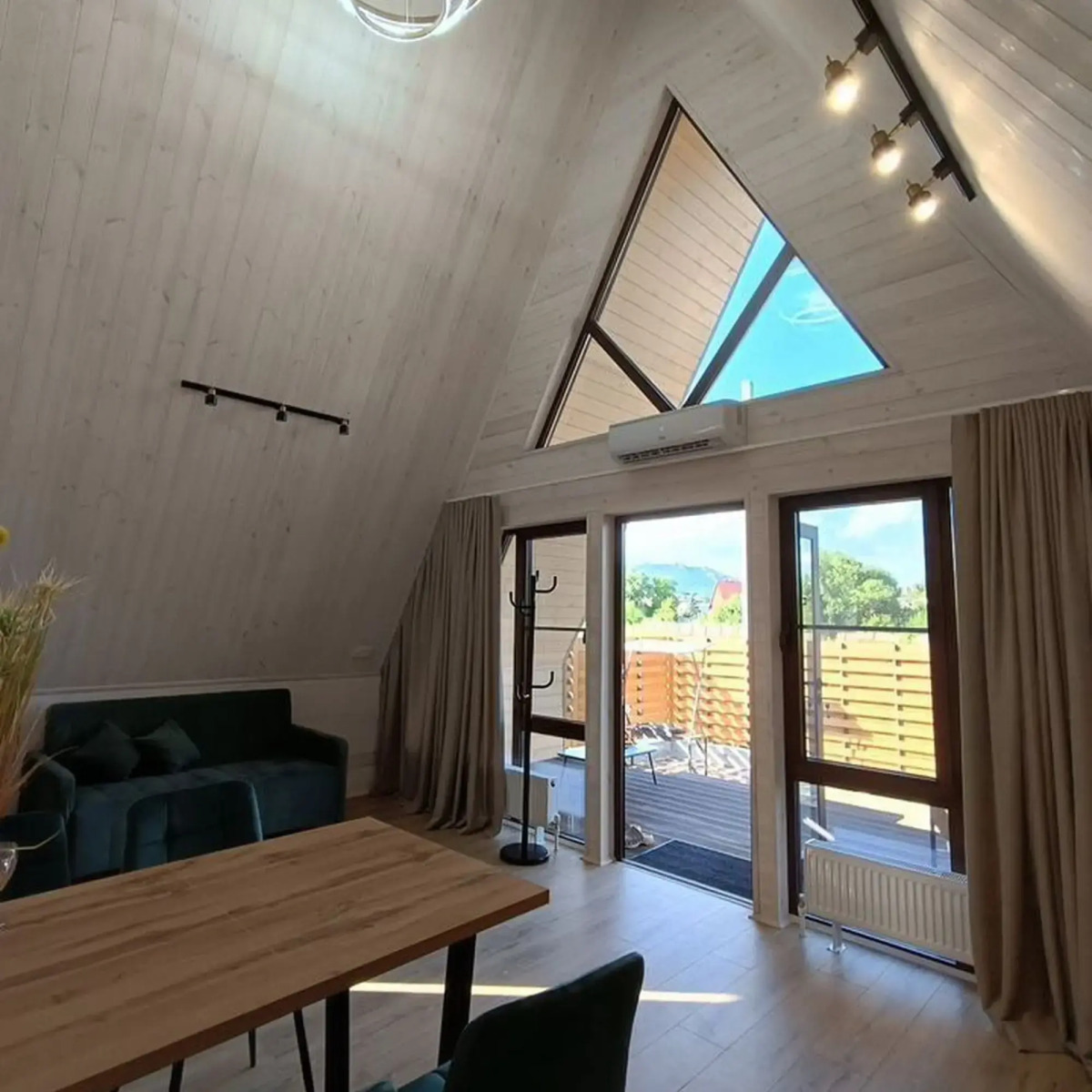 Шале White House