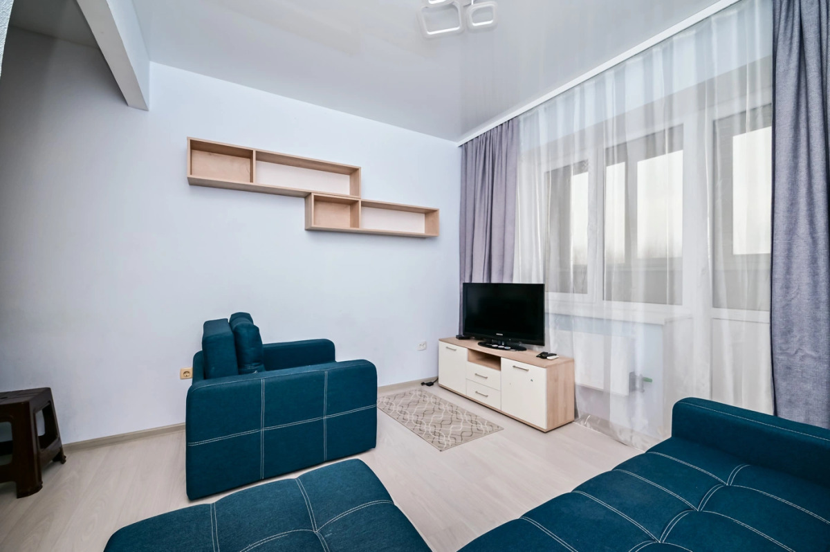 Апартаменты на Дмитрия Михайлова 12 (3)