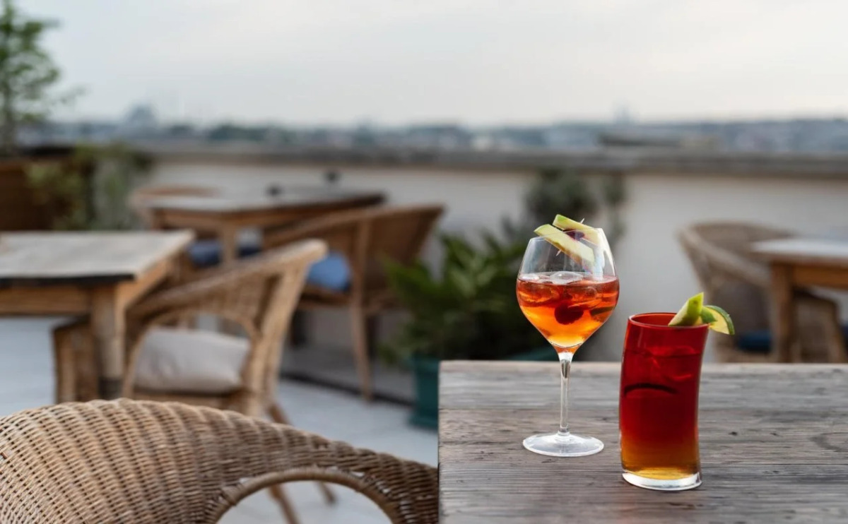 Adahan DeCamondo Pera, Autograph Collection