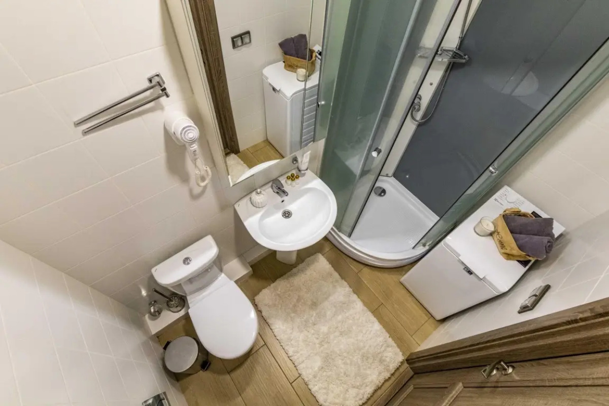 10 Апартаменты Stepanenkov на Малышева 42А (06)