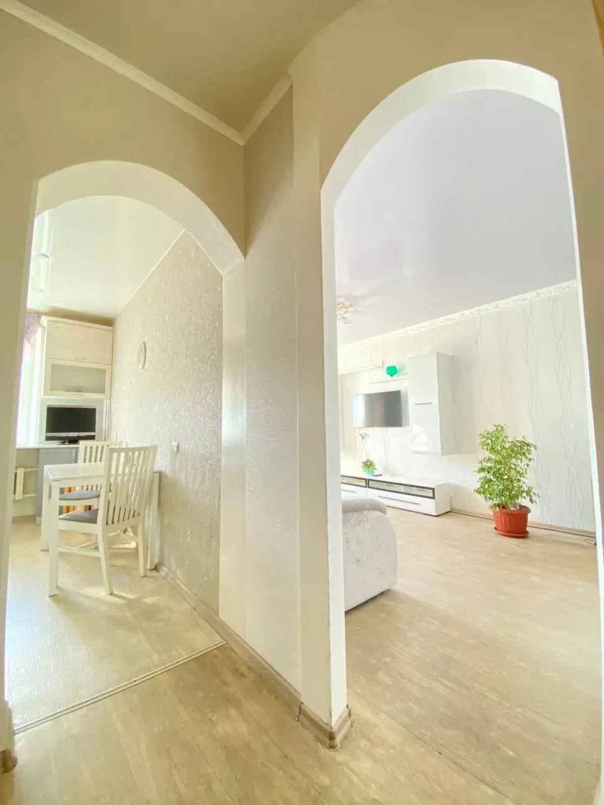 Квартира 2х Комнатная Просторная Светлая с Потрясающим Видом на Город