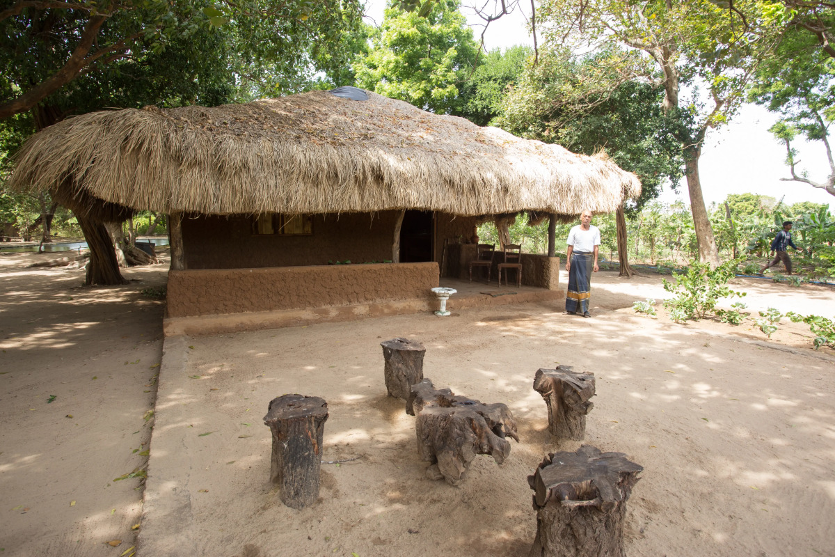 Отель Nilaveli Beach