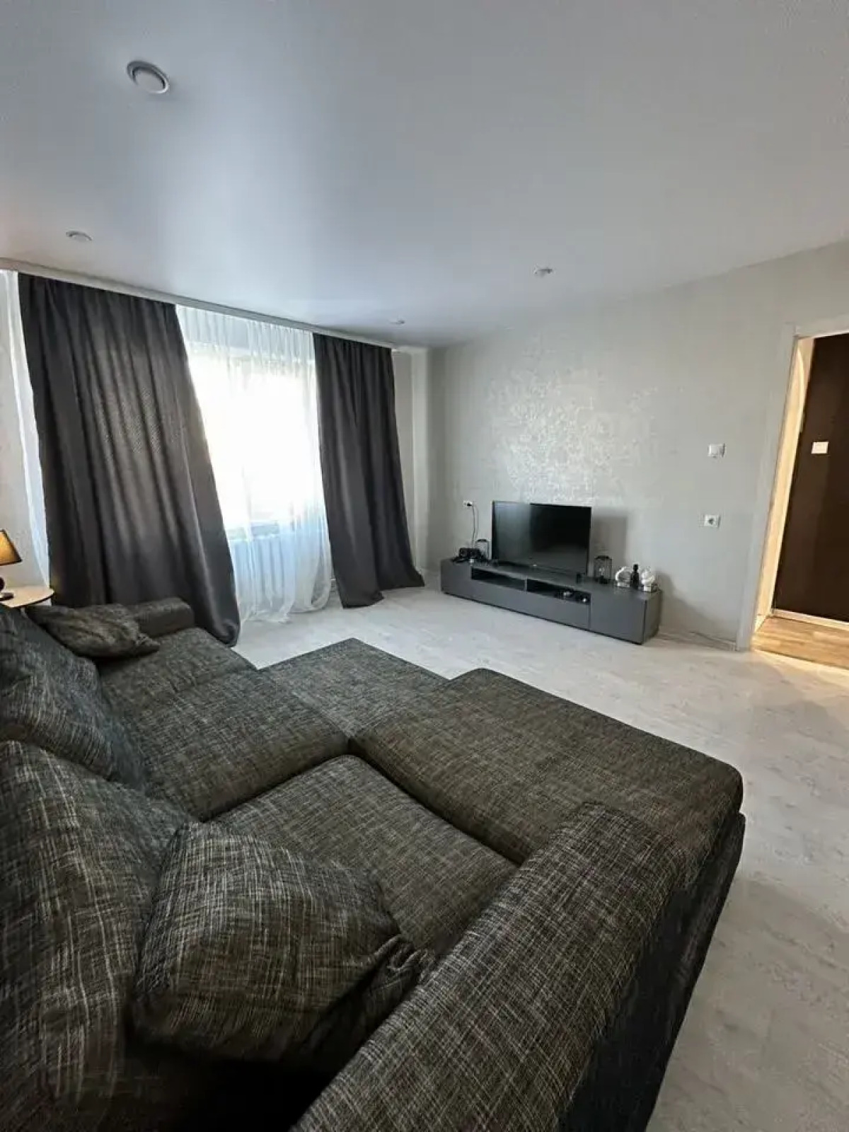 Квартира на улице 50 лет Октября 203/1