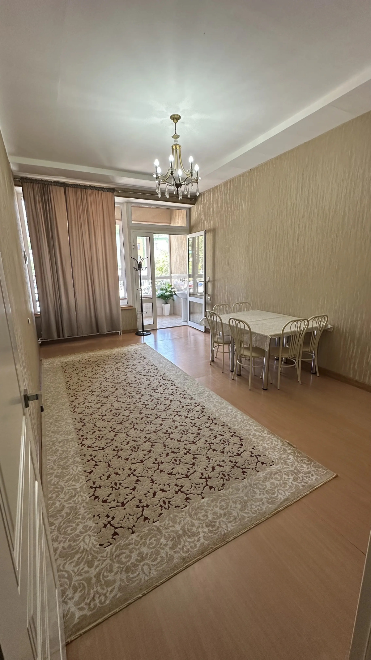 Жилое помещение Квартира с видом на площадь