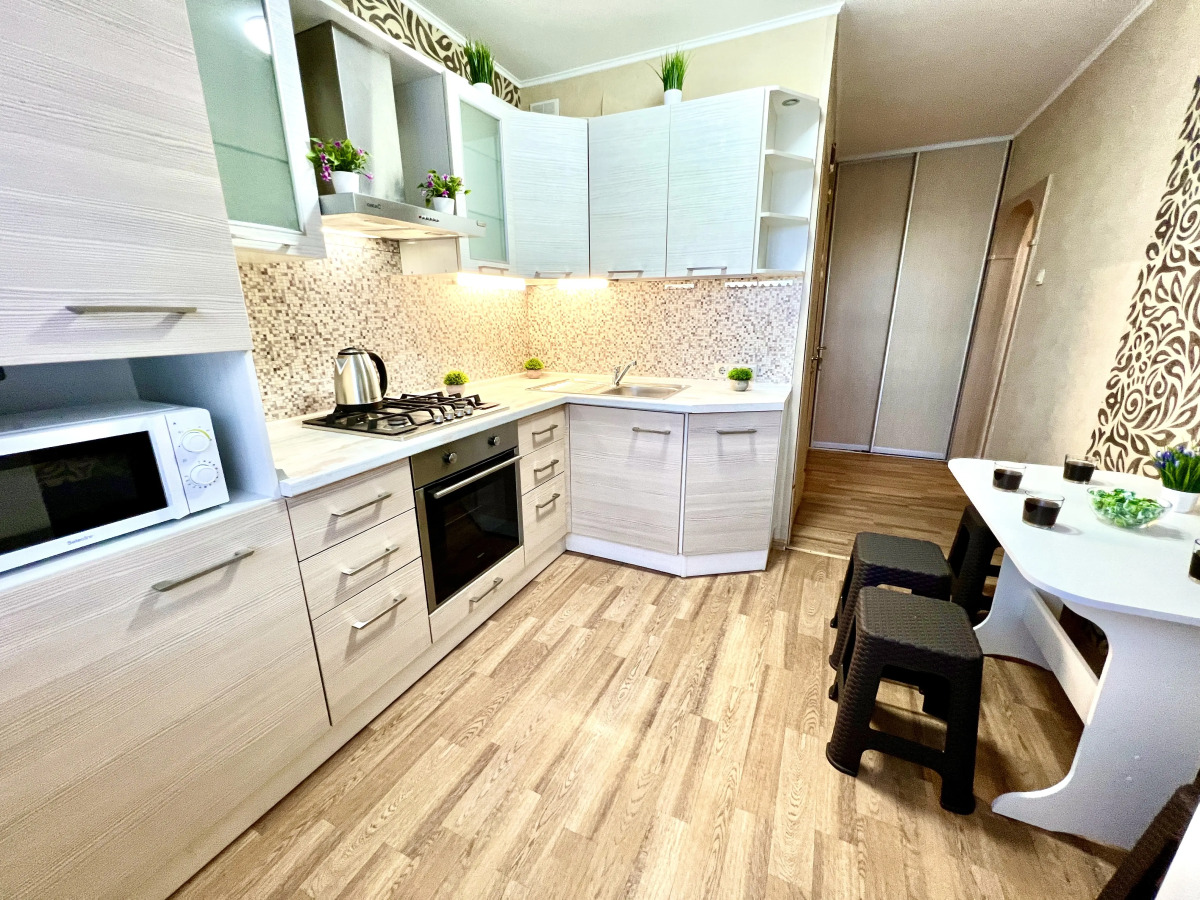 Апартаменты двухкомнатные (на Ново-Вокзальной 257А)