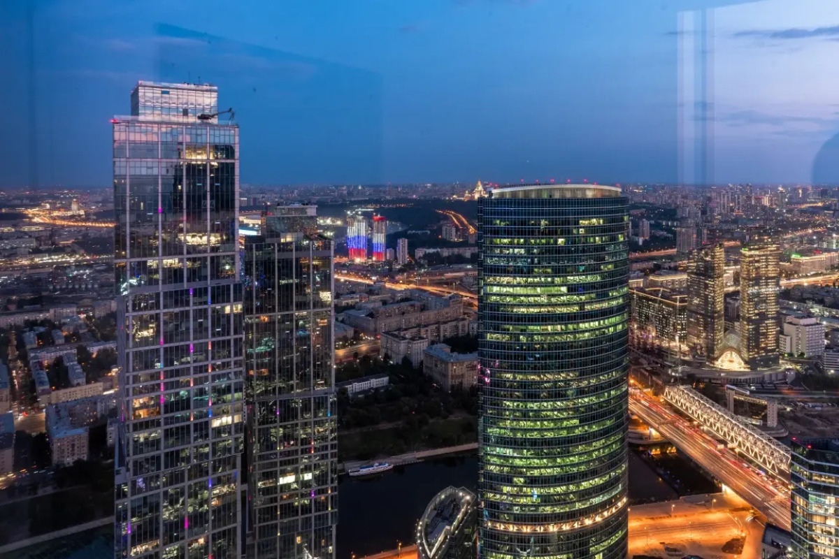 Студия для двоих на 74-м этаже