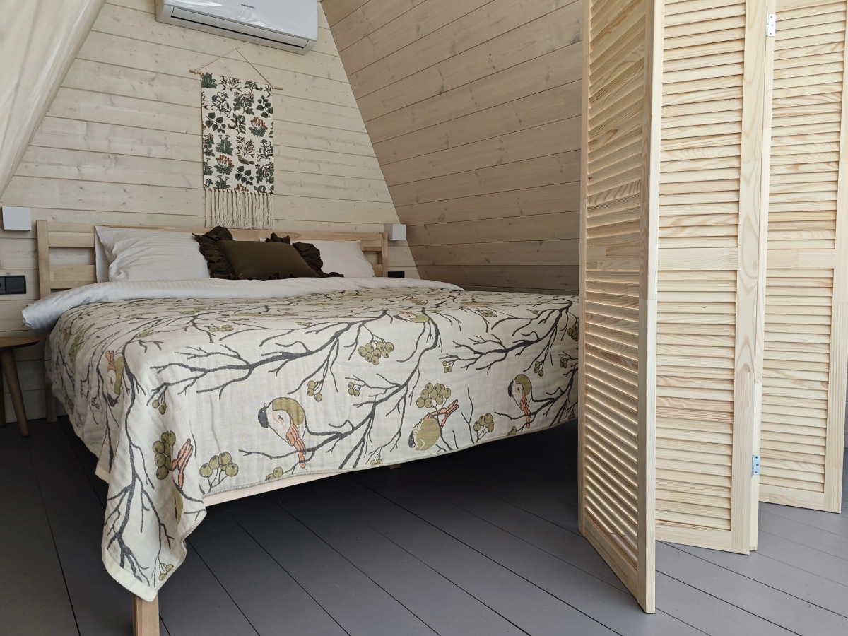 Частный дом Увеличенный А-фрейм Сад с баней и чаном