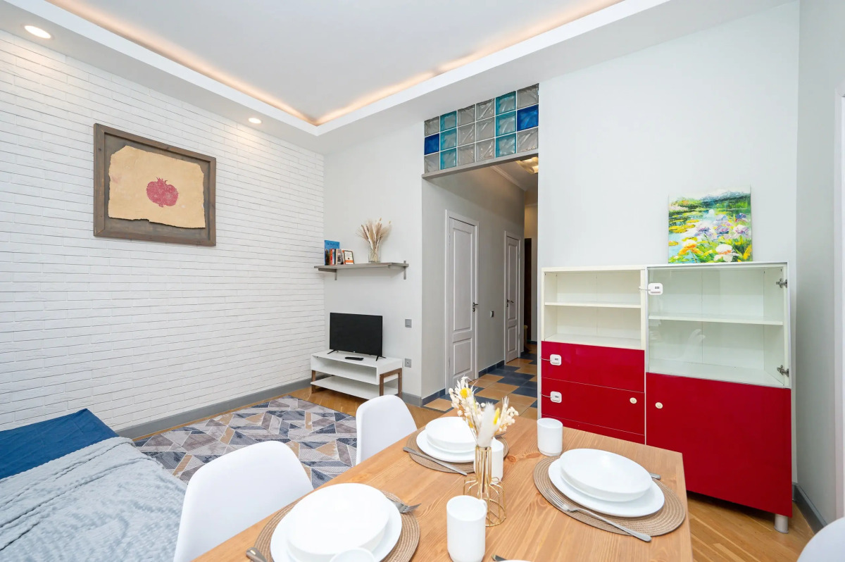 Апартаменты на Моисеенко 4