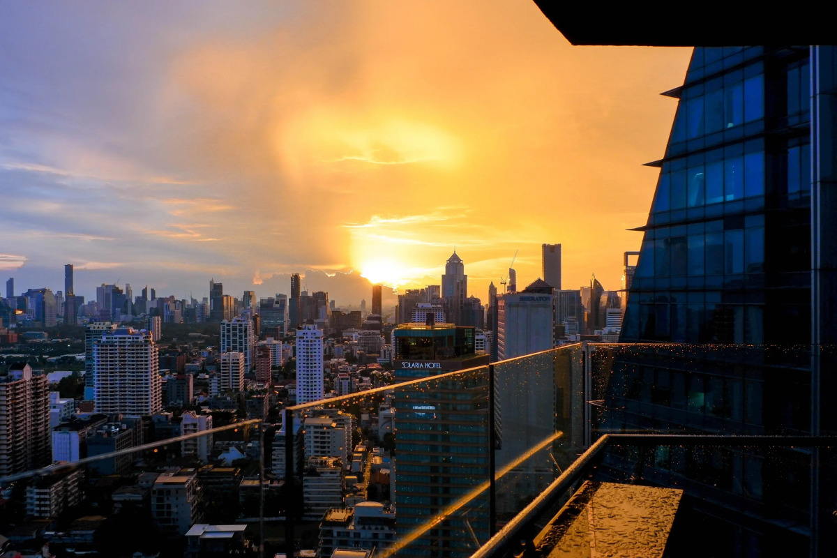 The Continent Hotel Sukhumvit / Asok BTS Bangkok by Compass Hospitality