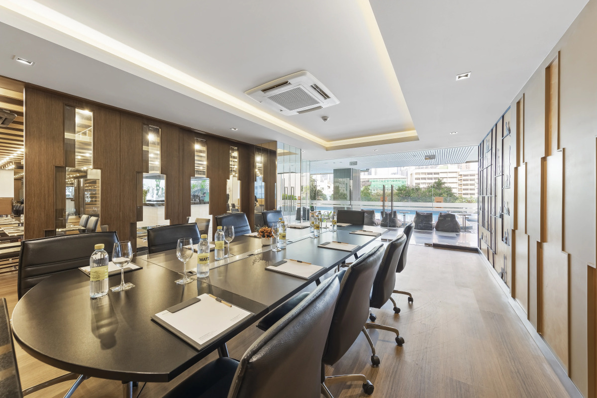 Отель Golden Tulip Mandison Suites