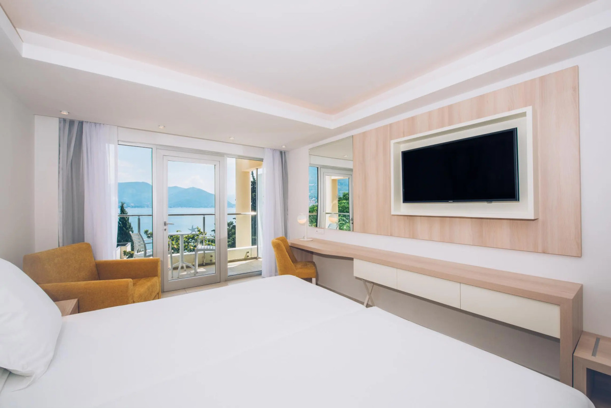 Отель Iberostar Herceg Novi