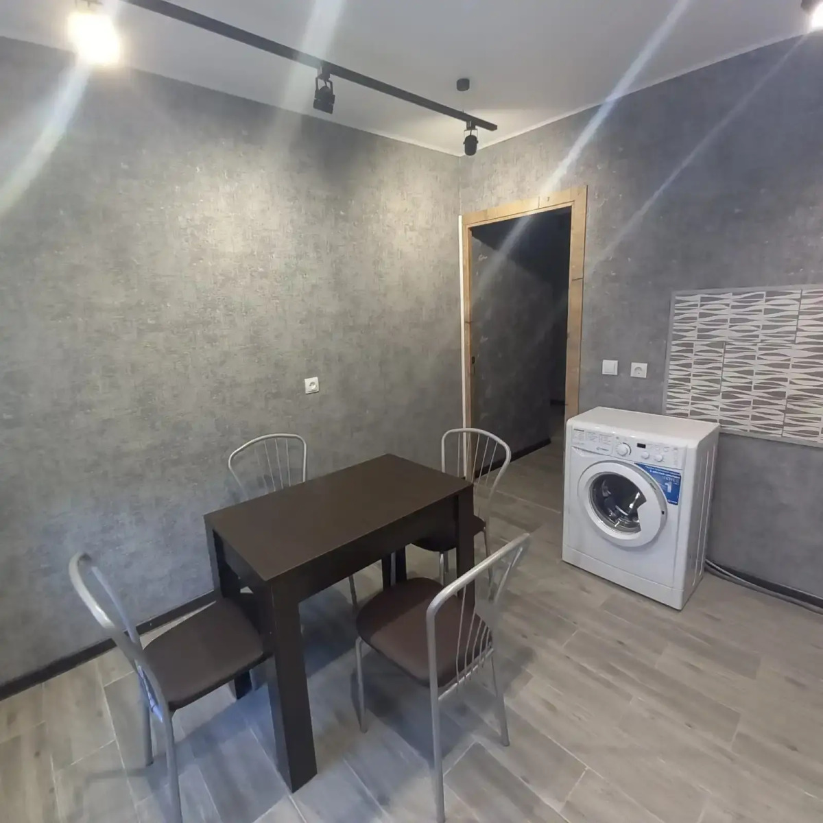 Квартира с евроремонтом в новом доме с закрытой территорией