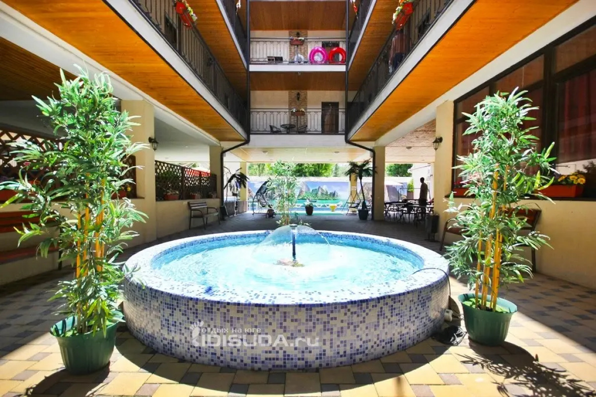 Отель Атриум