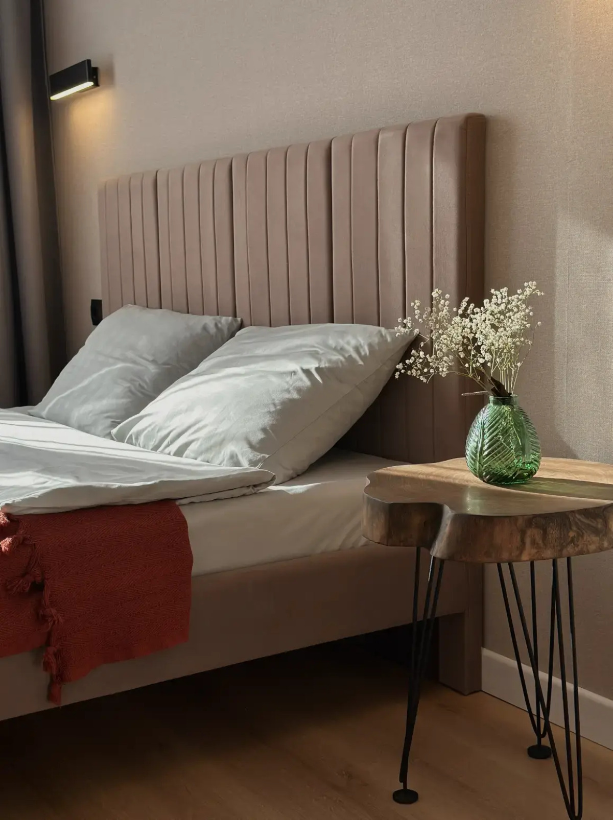 Апартаменты в Центре Города с Видом на Гору