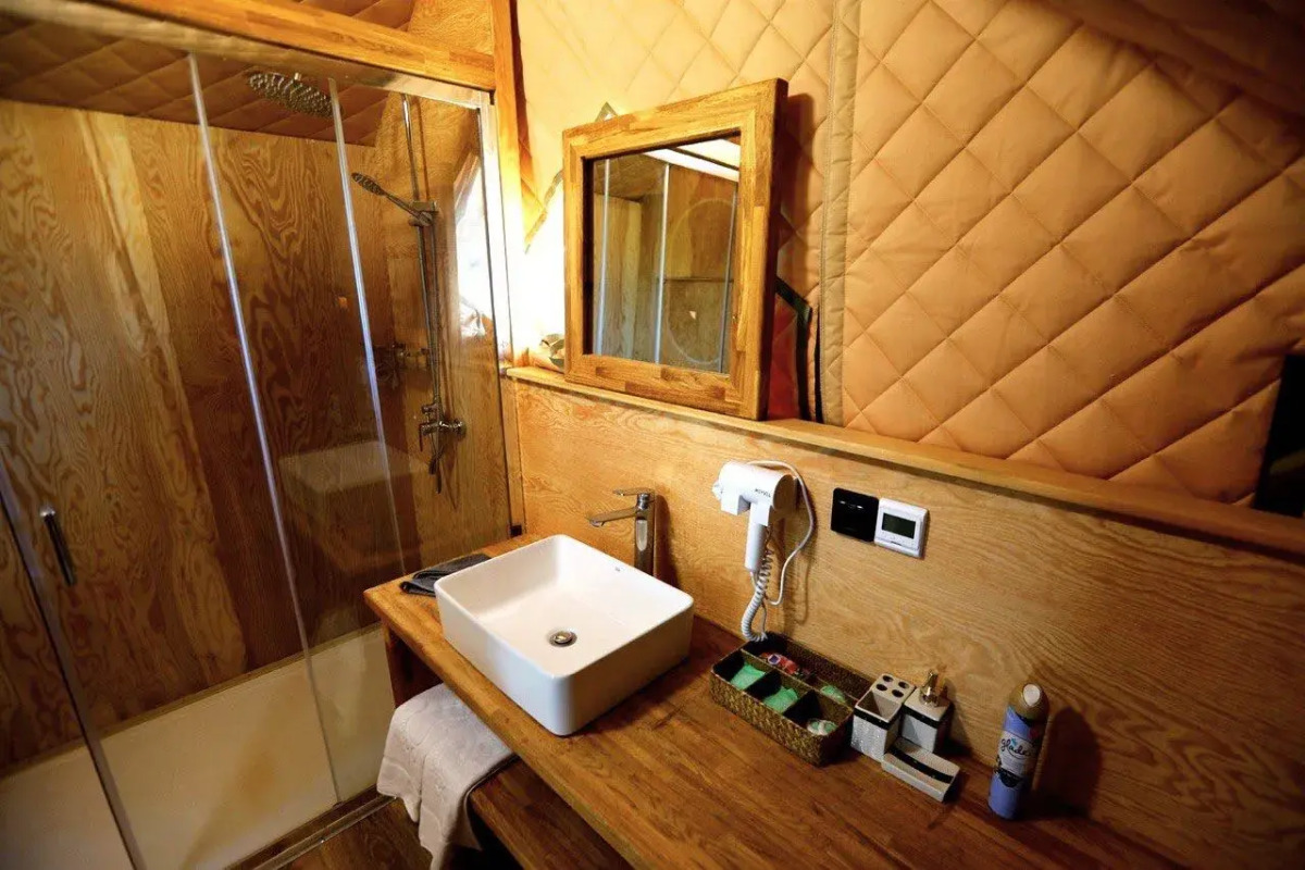 Глэмпинг Носороги