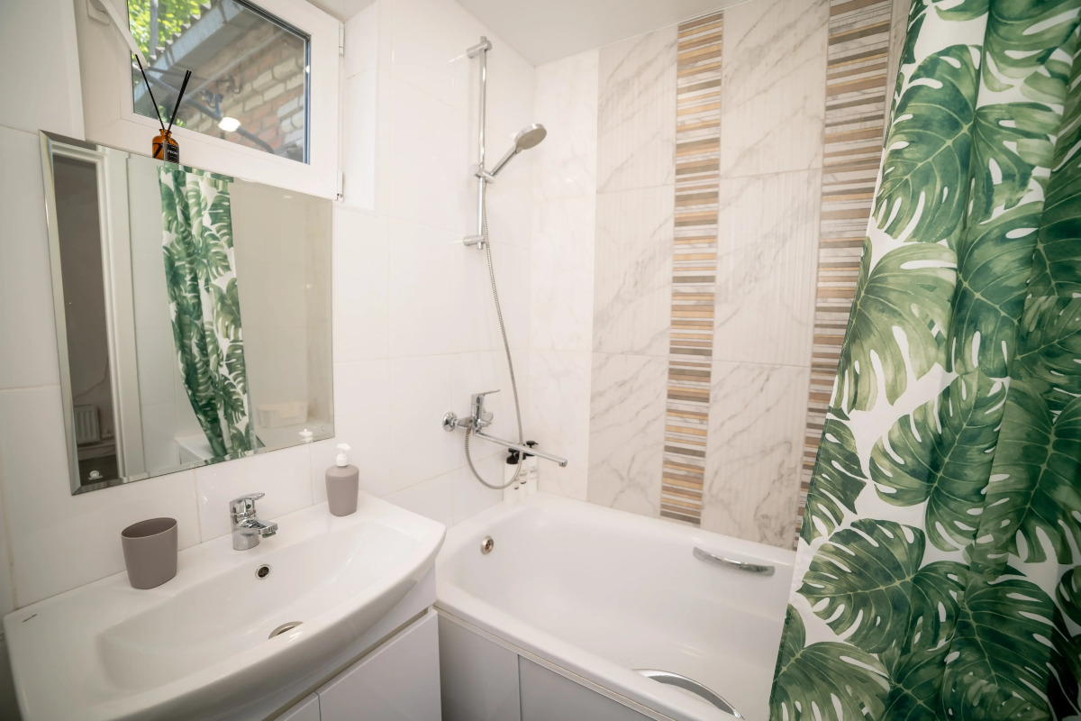 Частный Дом Уютный Дом в Тихом Центре Города для Семейного Отдыха