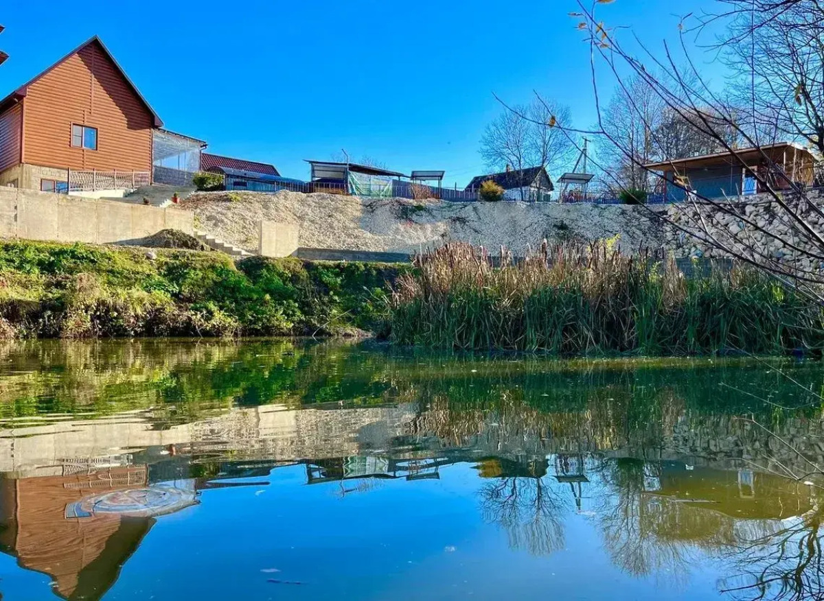 Гостевой дом У Пруда от Травел Хотелс Антураж