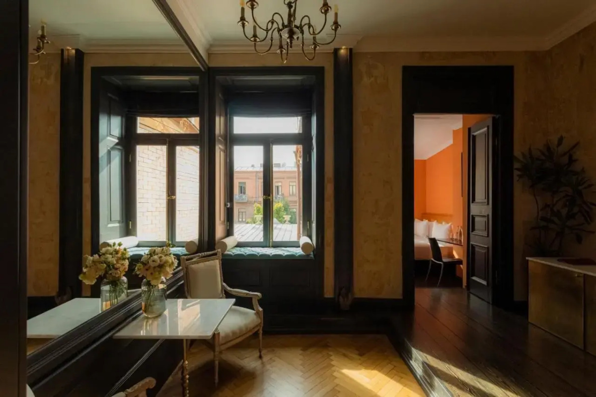 Unfound Door - Design Hotel