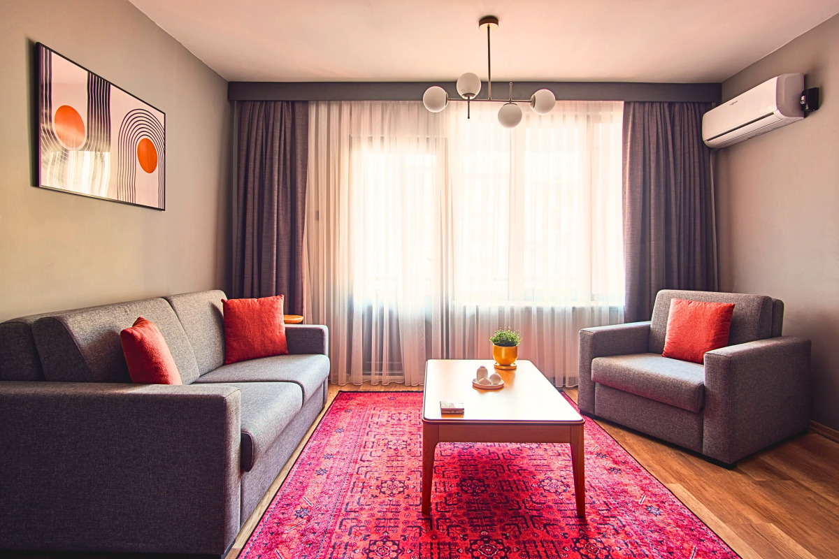 Отель TAKS-INN Suites