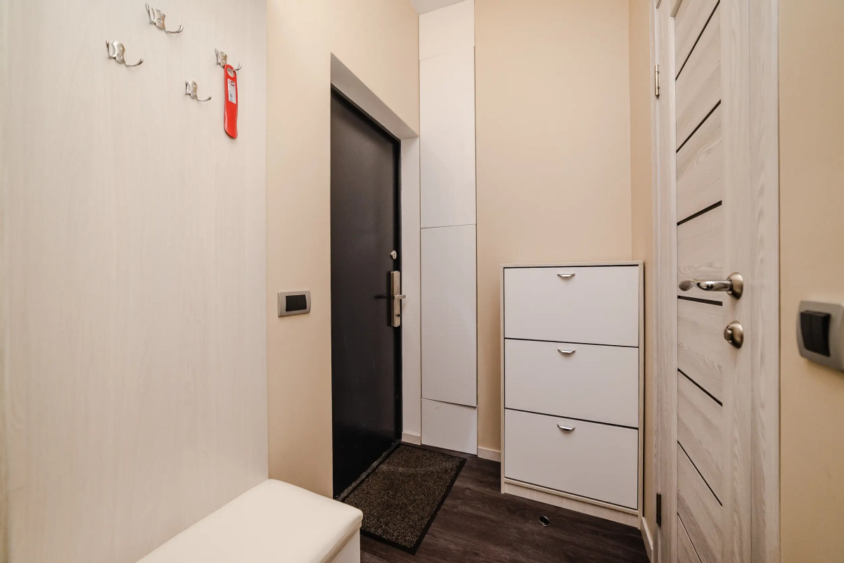 Апартаменты LikeHome Life - Калужская Букинист 1