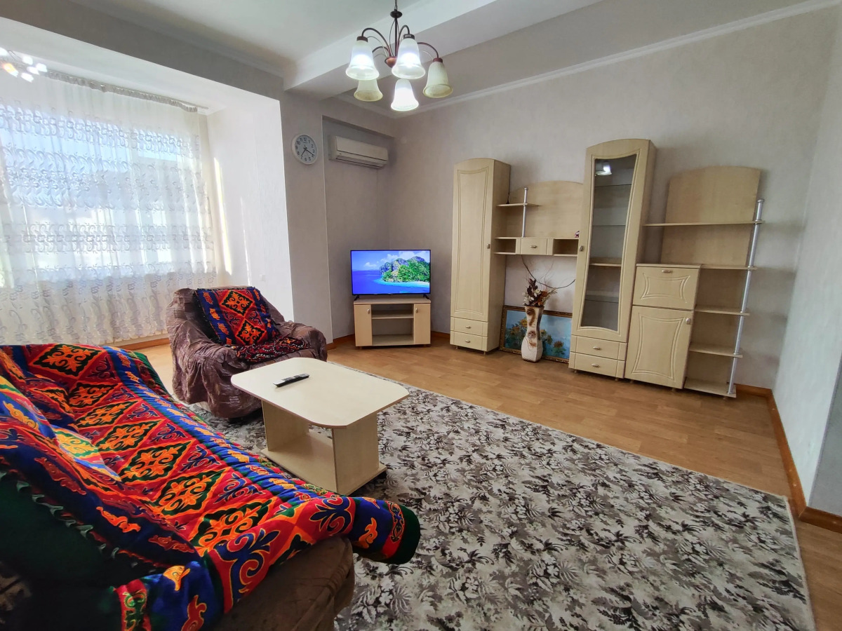 Апартаменты просторные двухкомнатные в центре Бишкека