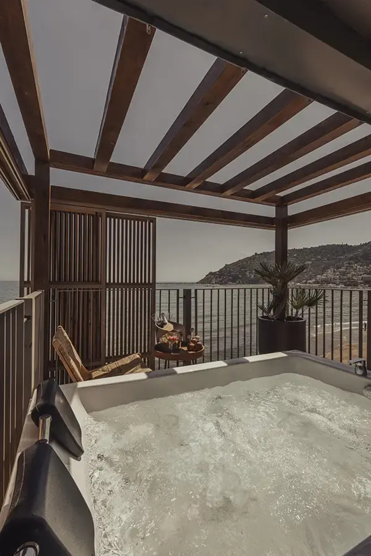 En Vie Beach Boutique Hotel