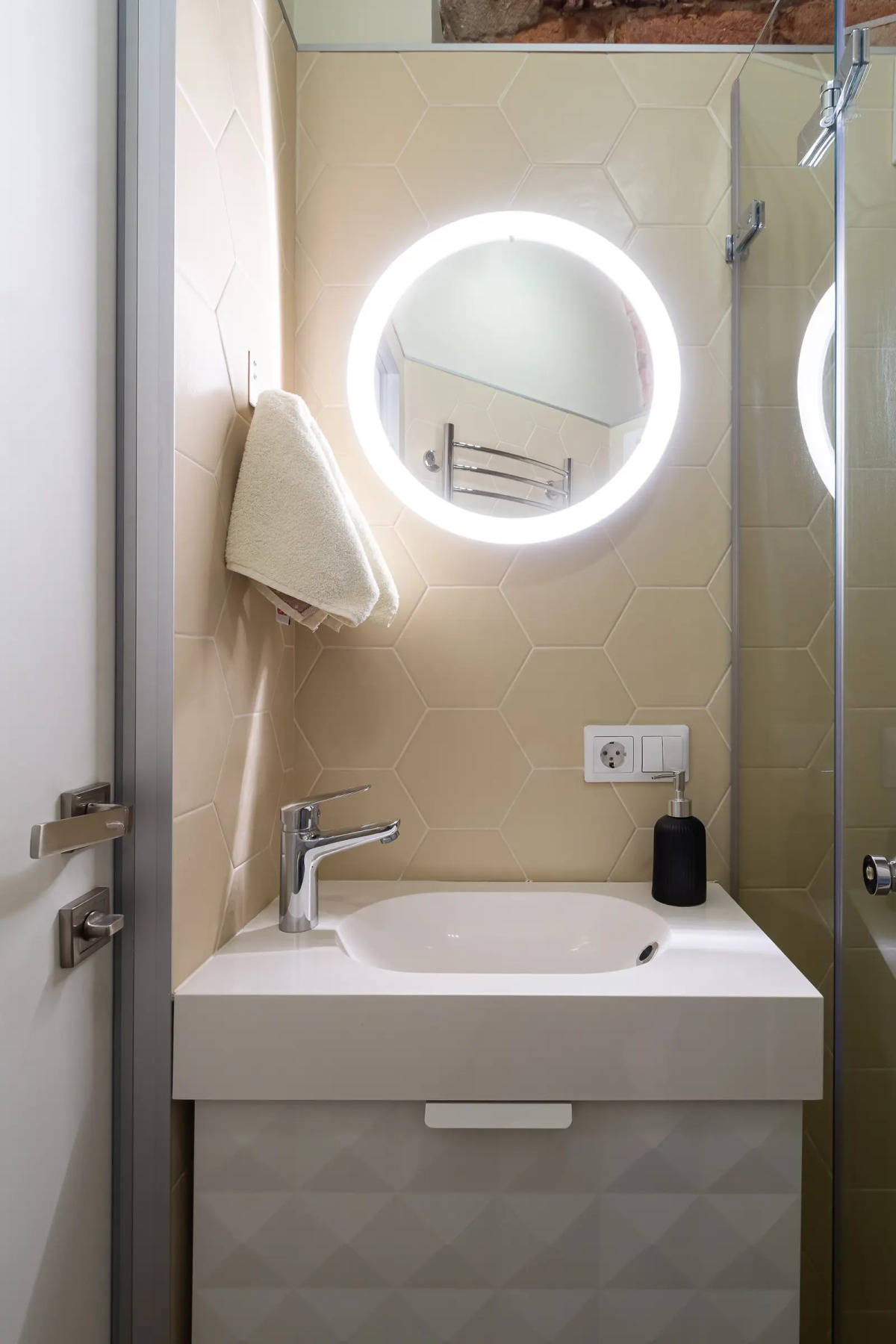 Апартаменты на набережной Макарова 14