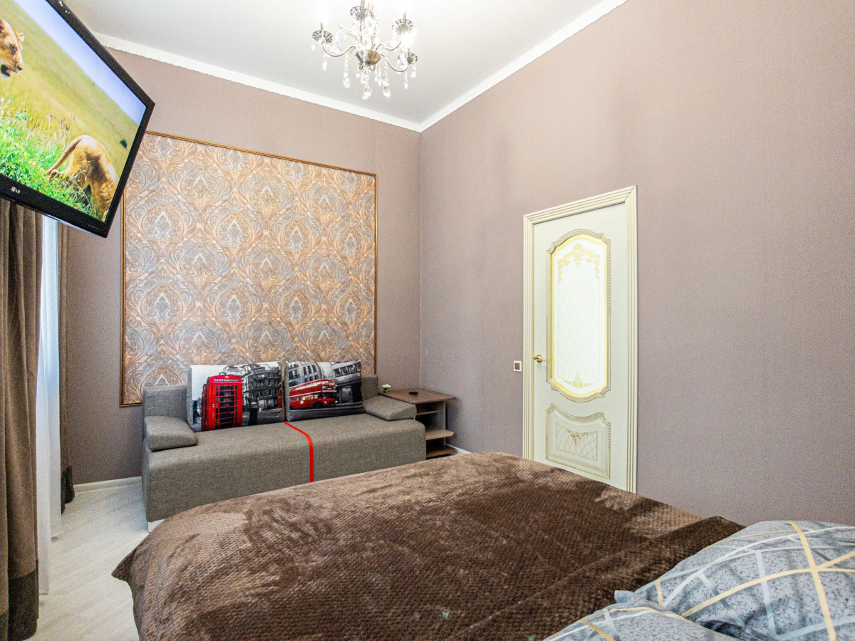 Апартаменты четырехкомнатные с видом на крепостную стену