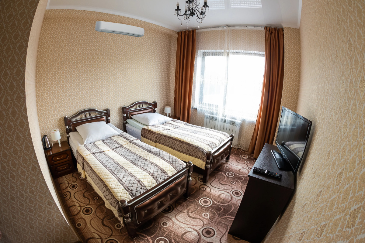 Отель Империал