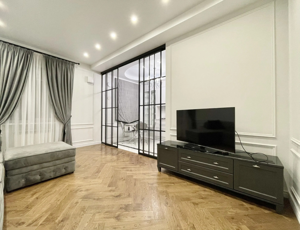 Апартаменты 4-комнатные HomeApart Свердлова, 26