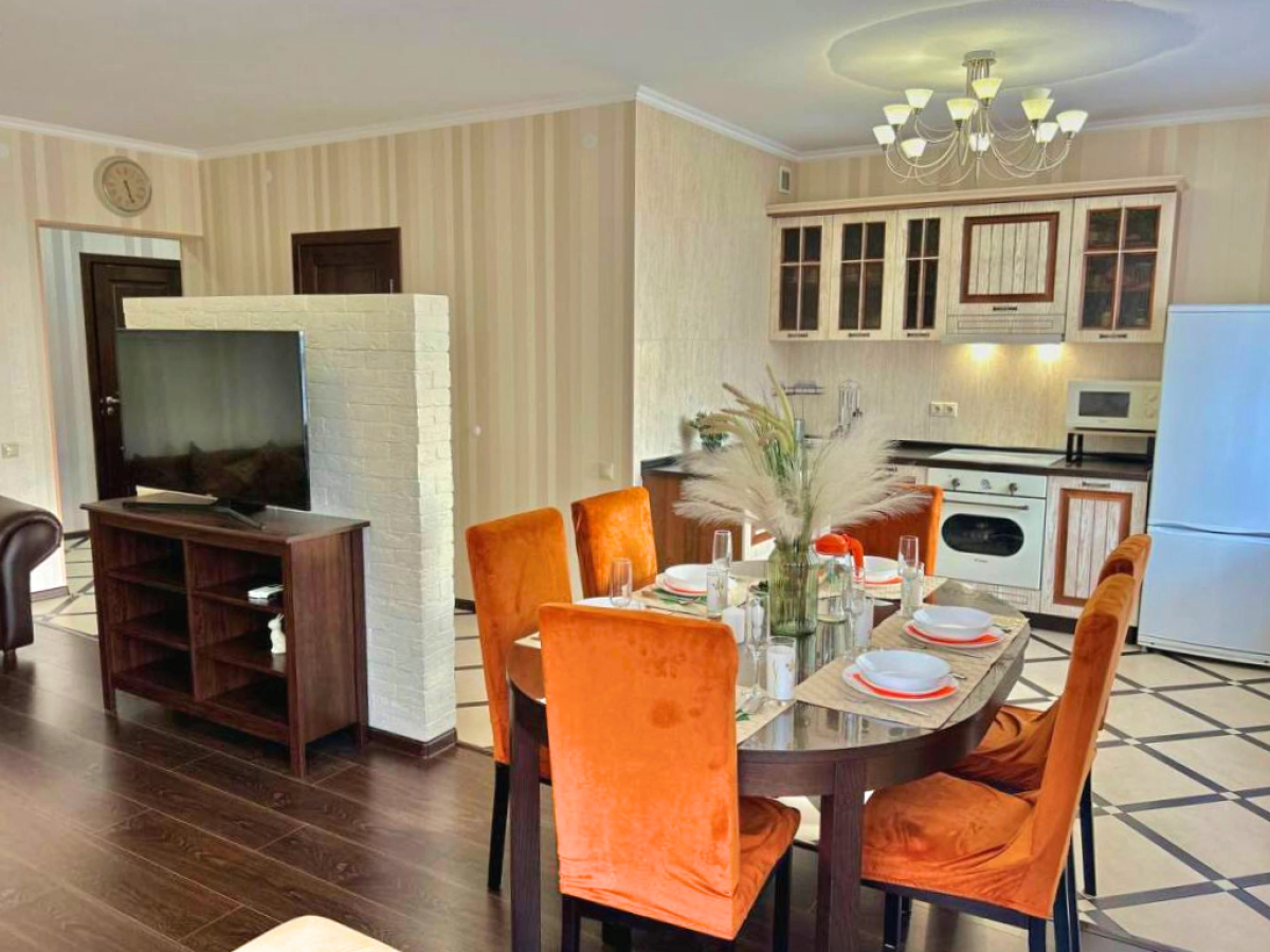 Улучшенные трехкомнатные апартаменты с террасой