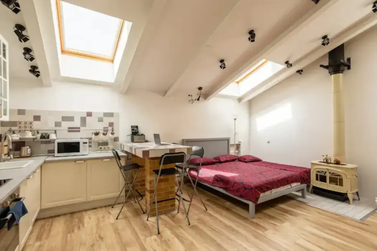 Apartments Лофт с Белым Камином