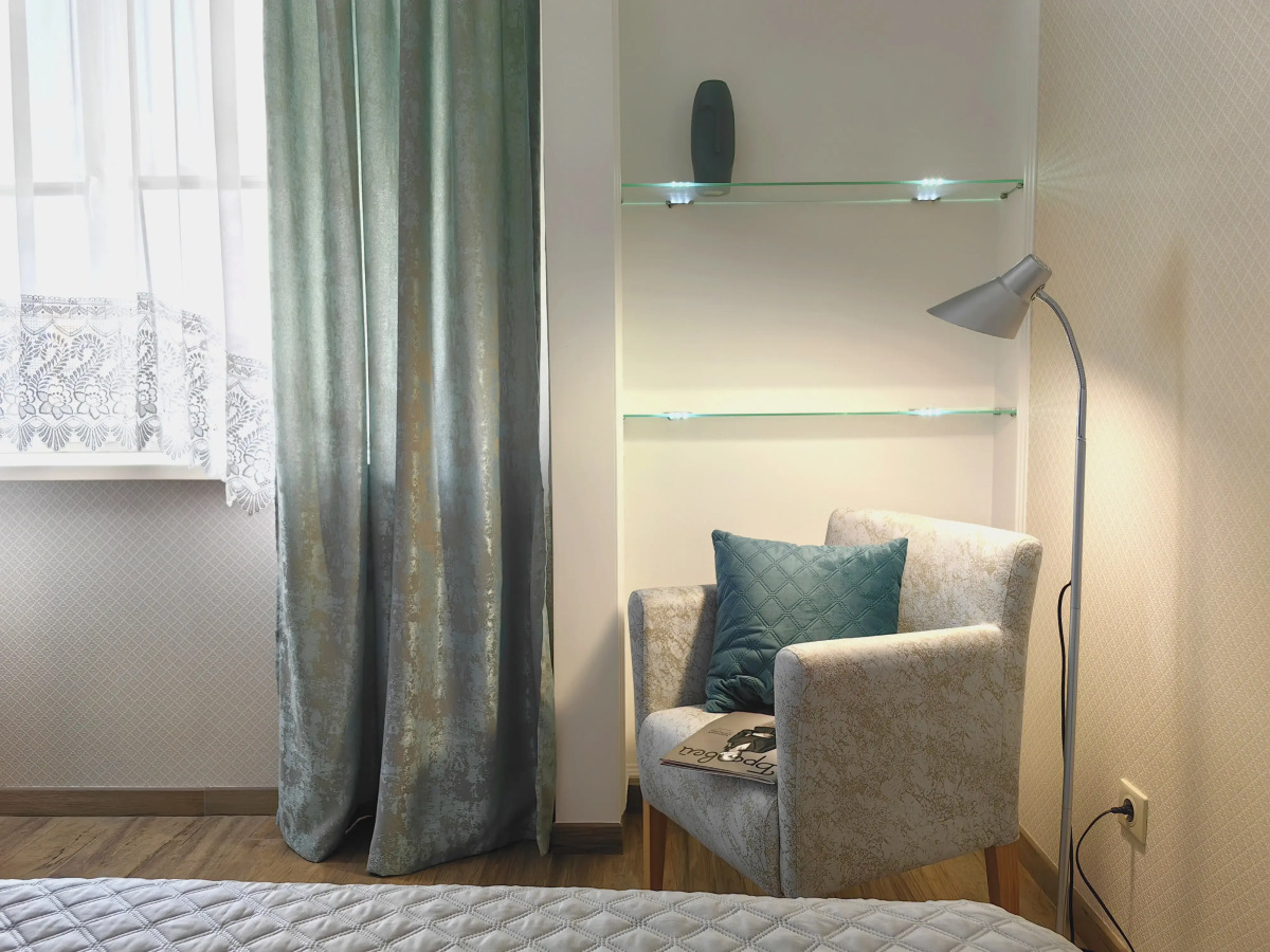 Апартаменты Стоп. Снято! с лоджией-кабинетом