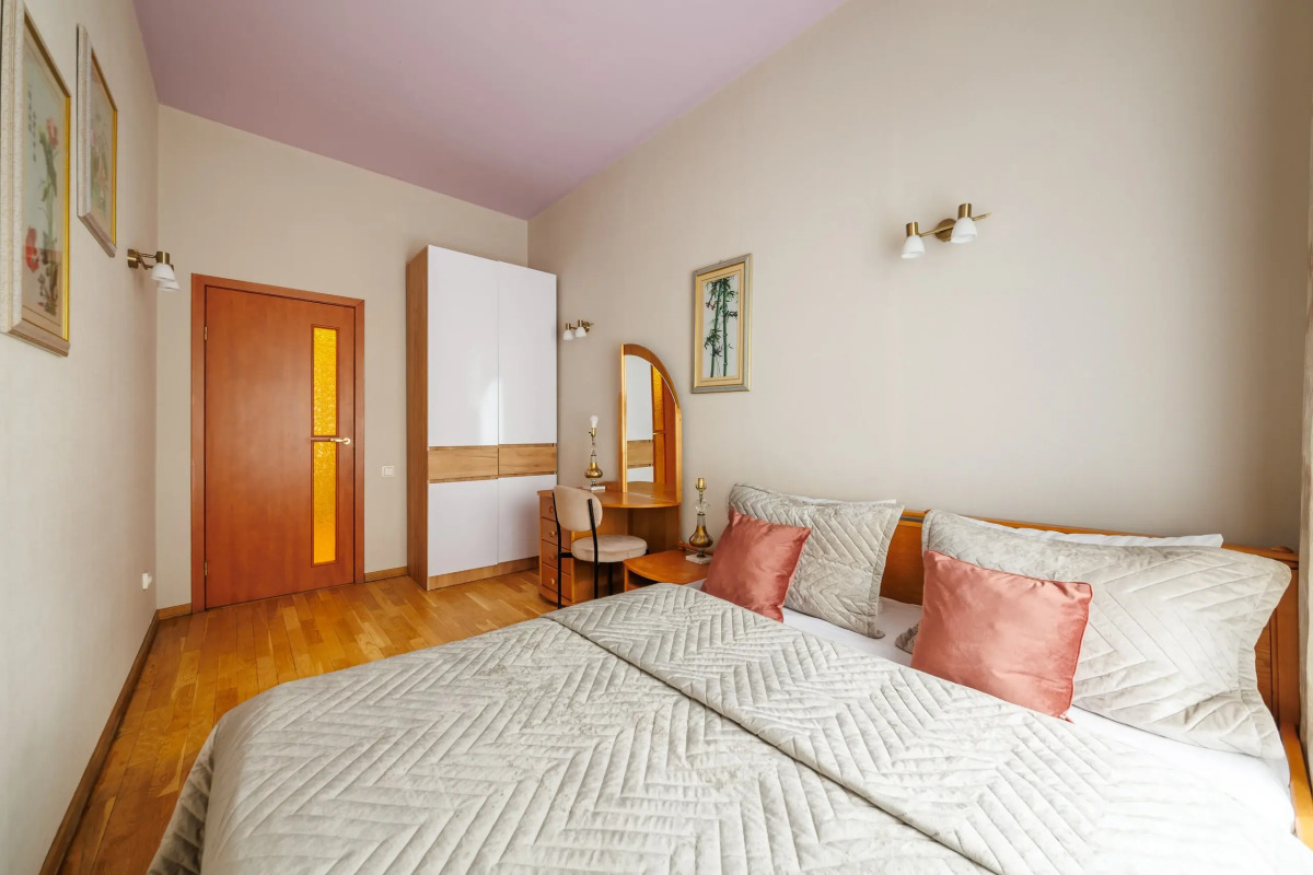 Апартаменты 2 спальни на Большой Московской 9