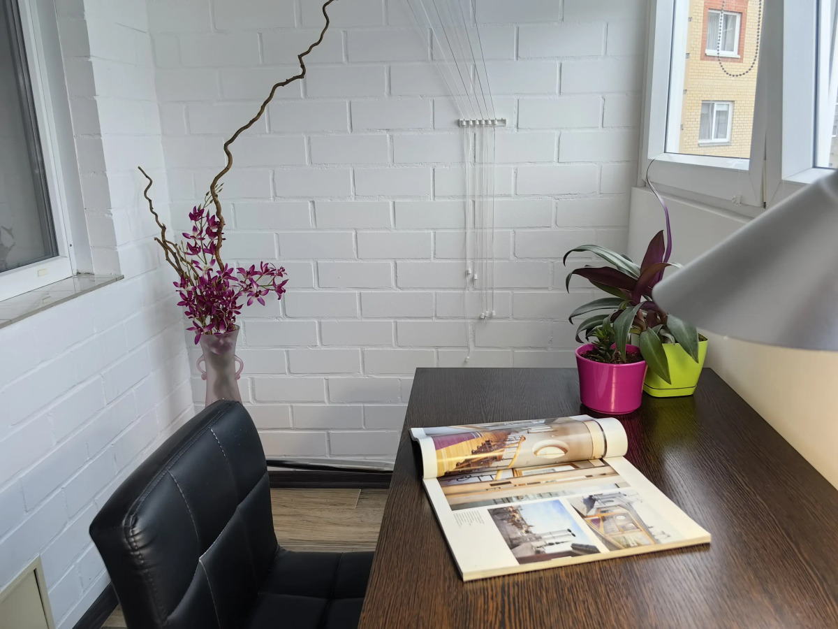 Апартаменты Стоп. Снято! с лоджией-кабинетом