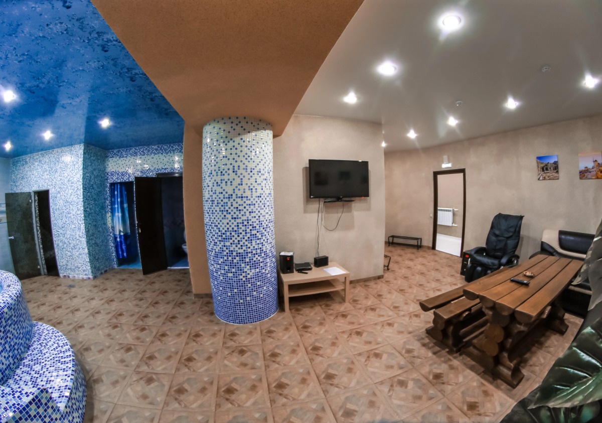 Отель Корона