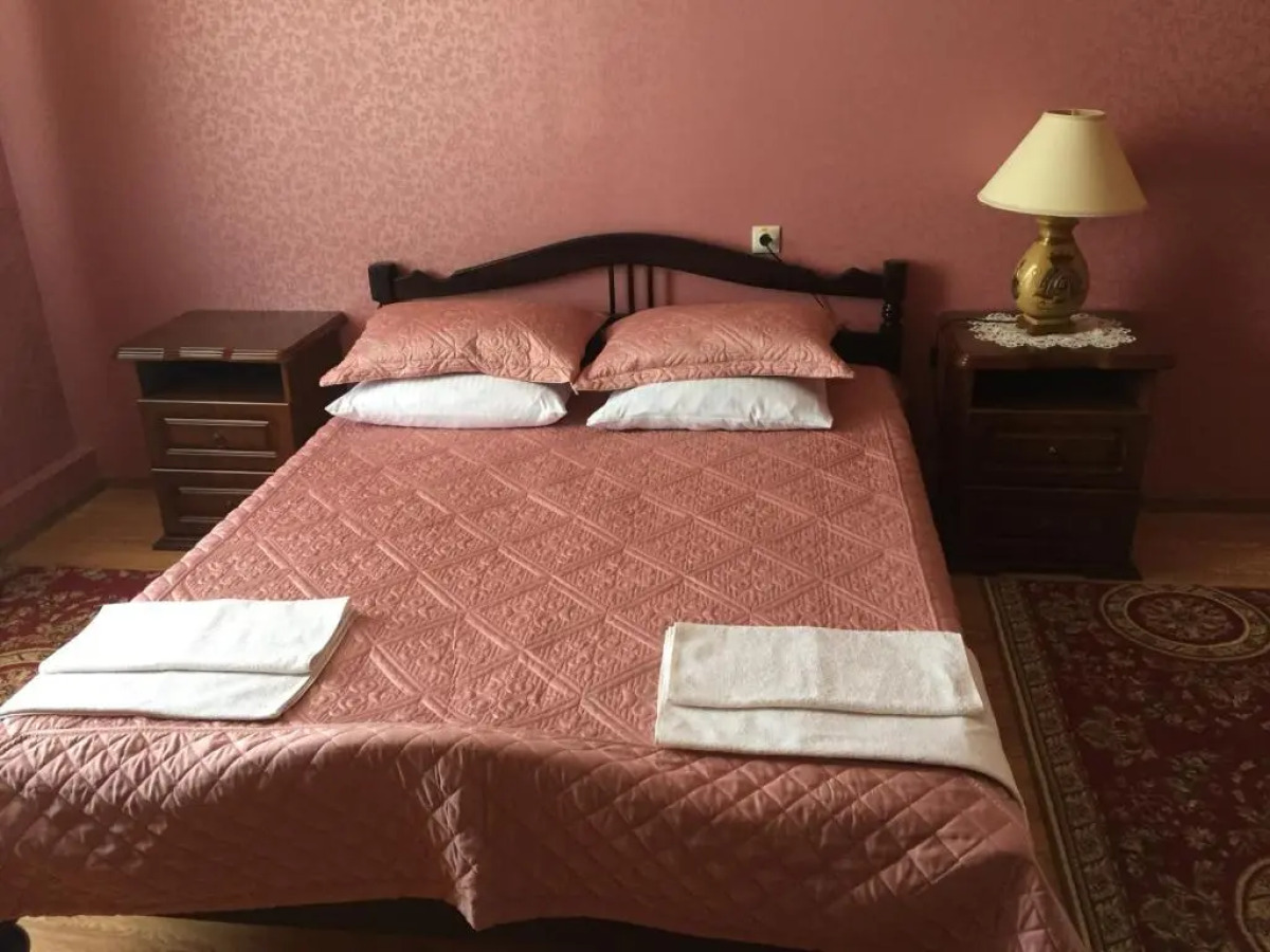 Отель Весна